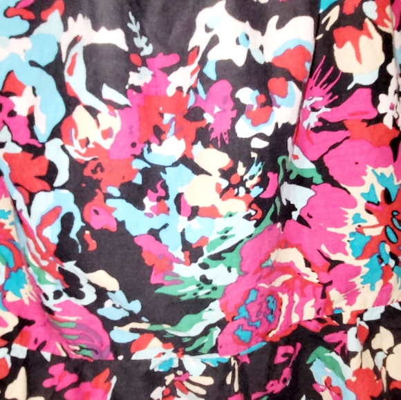 CUTE HALTER DRESS!! 👗 - Picture 7 of 8